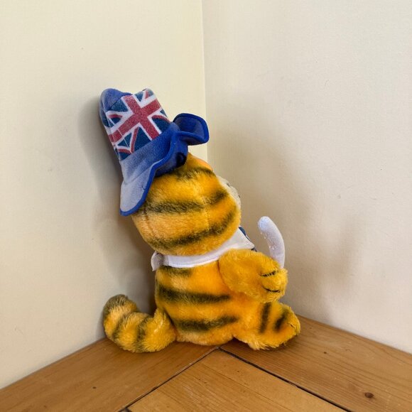 Garfield Plush Stuffed Toy UK Union Jack Hat & Neck Tie Vintage 1981 Dakin - Picture 5 of 9